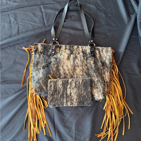 Jill Homestead Fringe Leather Tote Bag - Black, Brown, and Mustard. - Picture 4 of 7